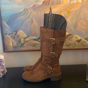 Real suede Women’s BORN Buckle Boots! Like new! Size 8